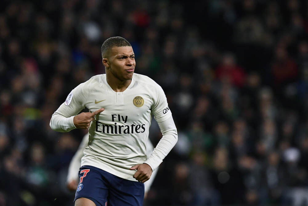 沃特金斯本场替补4射4正 进2球+1失良机 4对抗2成功 获8.6分最高